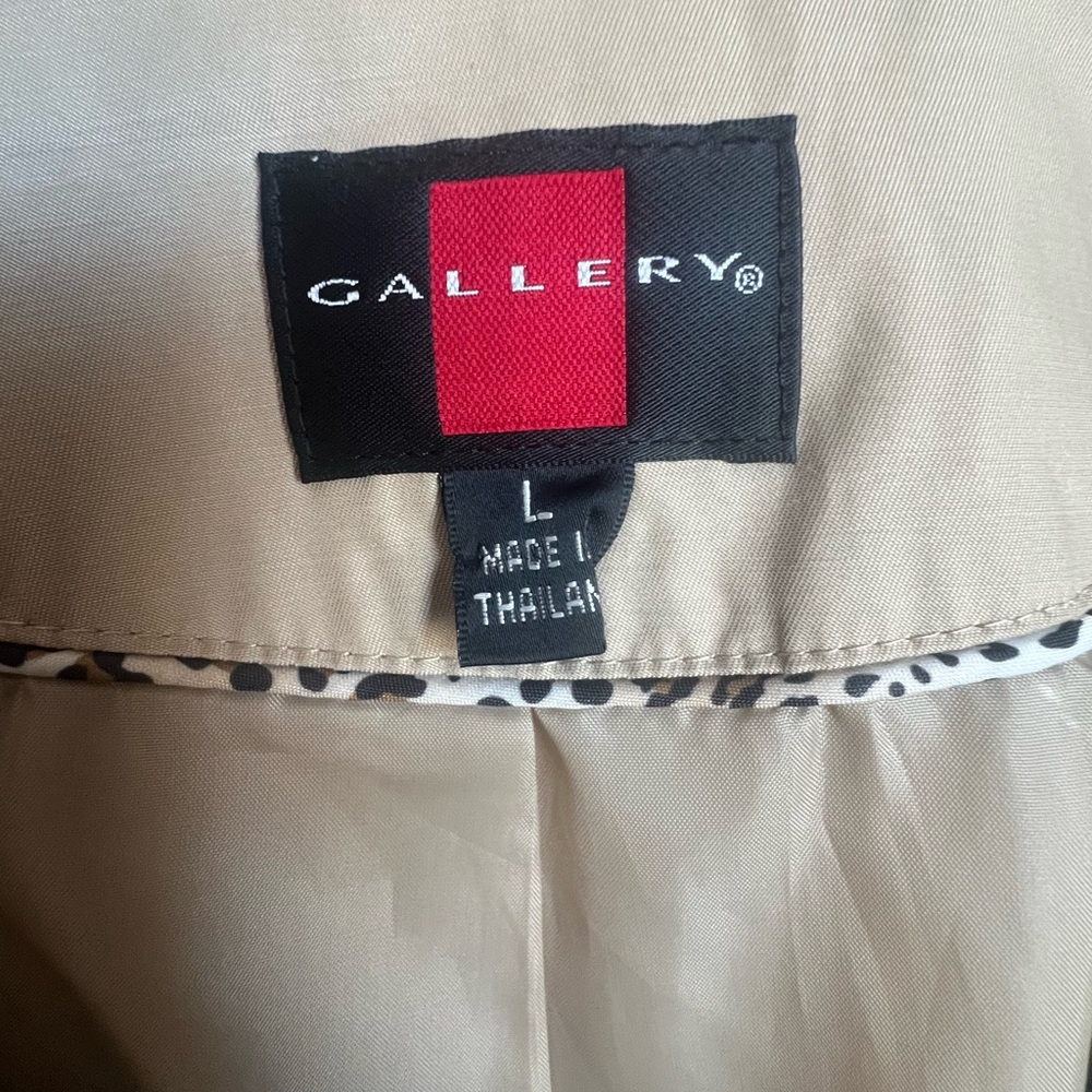 Gallery, short, swing trench, size L.  Lined, tan, wide lapel, relaxed fit. - Picture 2 of 9